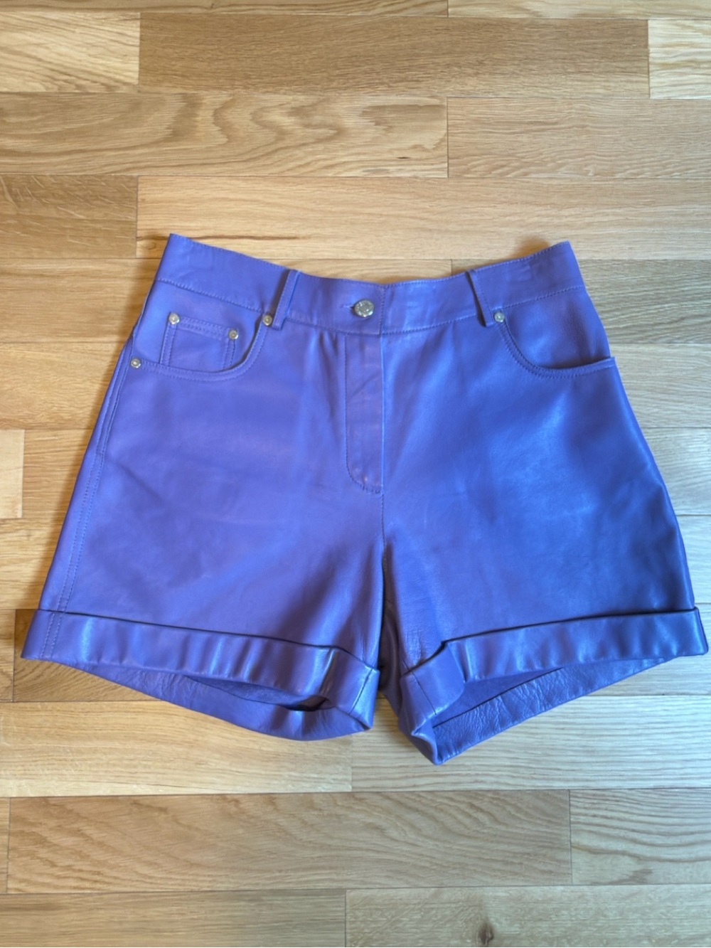 Uterque lilac High-Waist Leather Shorts